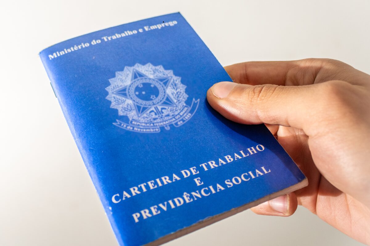 Como cadastrar e gerar o número do PIS para funcionários?