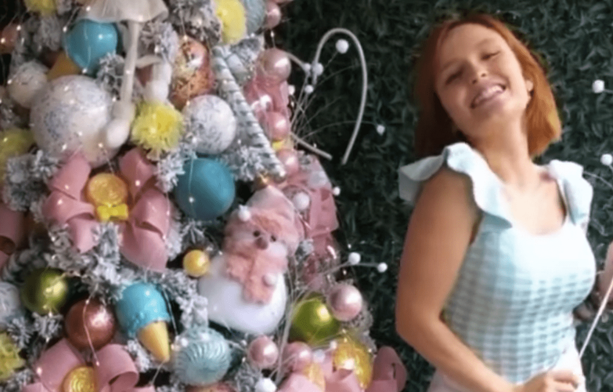 Imagem mostra árvore de Natal da Larissa Manoela
