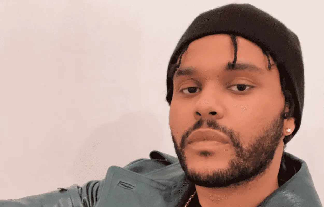 Imagem mostra cantor The Weeknd