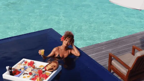 Juliana Paes muda de hotel nas Maldivas com diária de R$ 9,5 mil