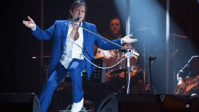 Especial de fim de ano de Roberto Carlos vai reprisar show de 2011