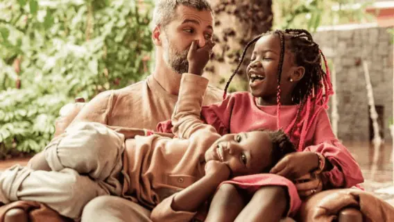 ‘Sou um racista em desconstrução’, diz Bruno Gagliasso