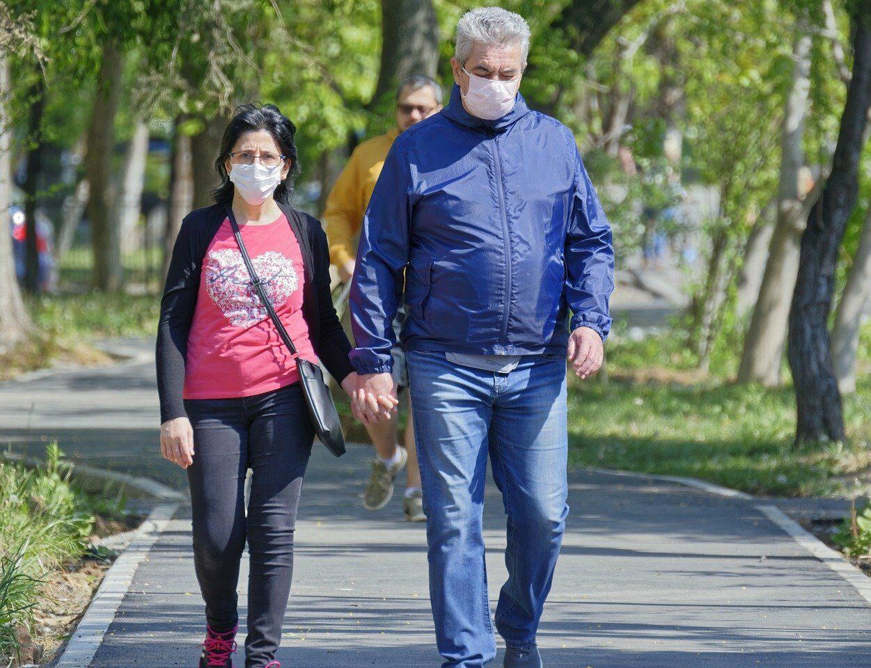 EUA registra 100 mil novos casos