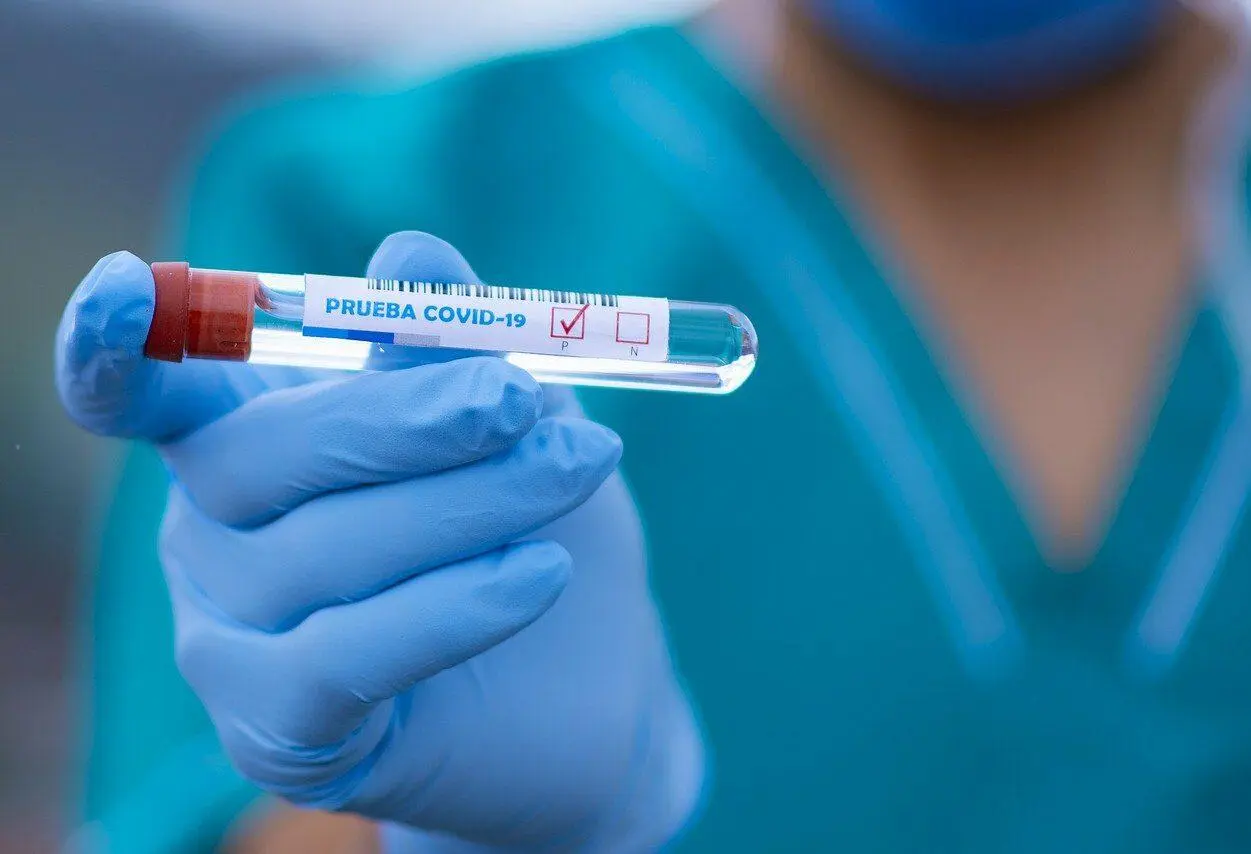 EUA registra 100 mil novos casos