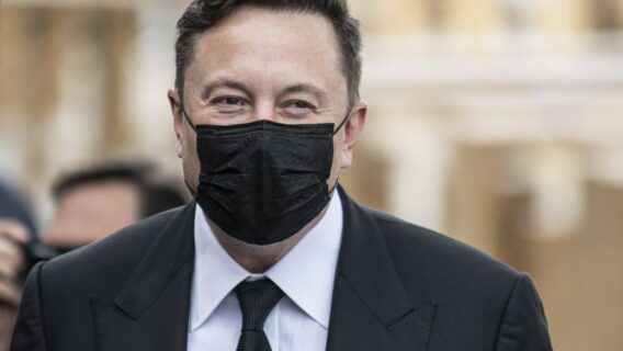 Elon Musk e covid-19: chefe da Tesla diz ter caso moderado do vírus