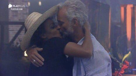 A Fazenda 12: tombo de Mirella, choro de Lidi e Jojo; veja como foi a festa de ontem Imagem da festa