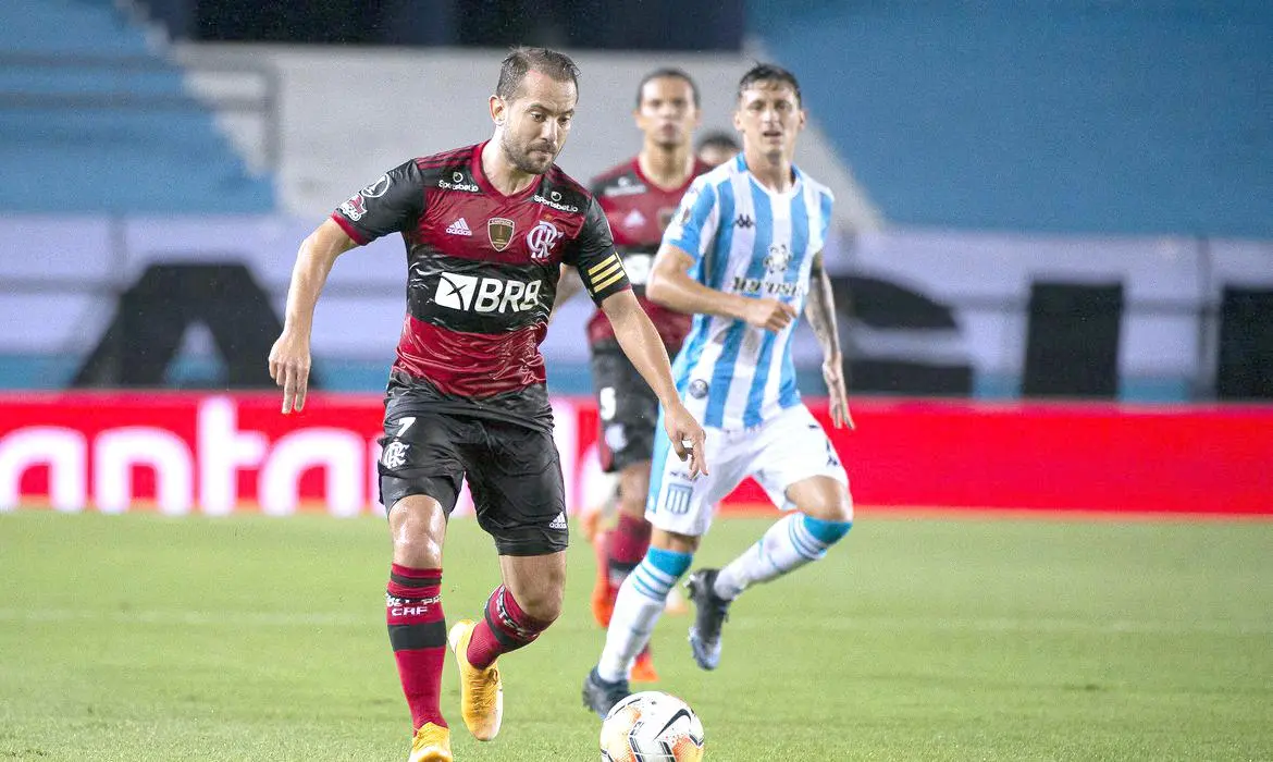 Empate entre Flamengo e Racing deixa confronto aberto para jogo de volta