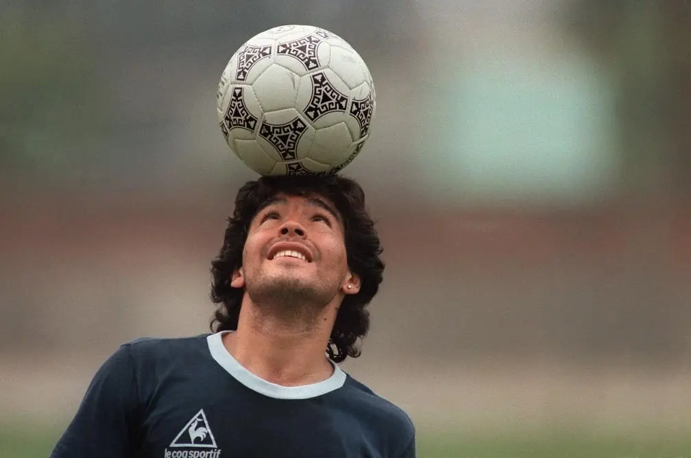 Imagem mostra Diego Maradona na Cidade do México em 1986