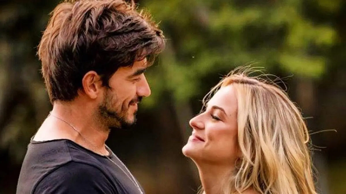 Na imagem Ex-BBBs Guilherme Napolitano e Gabi Martins