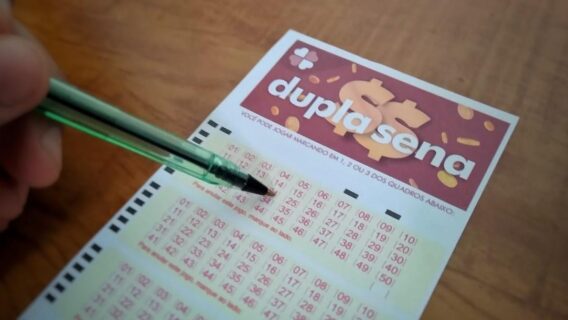 Prêmio de R$ 300 mil da Dupla Sena concurso 2161 pode sair hoje [24]; veja como apostar