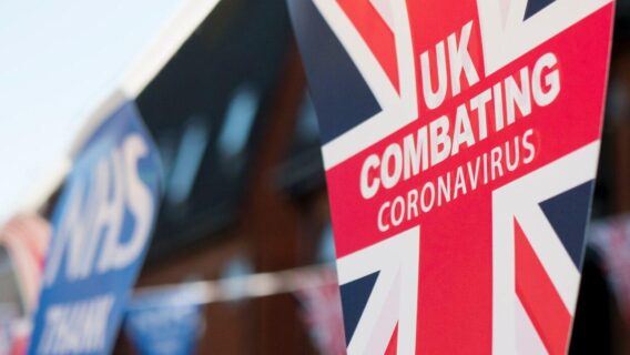 Coronavírus: Inglaterra entra em lockdown novamente