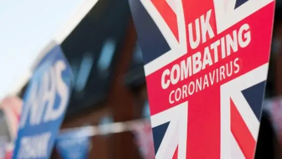 Coronavírus: Inglaterra entra em lockdown novamente