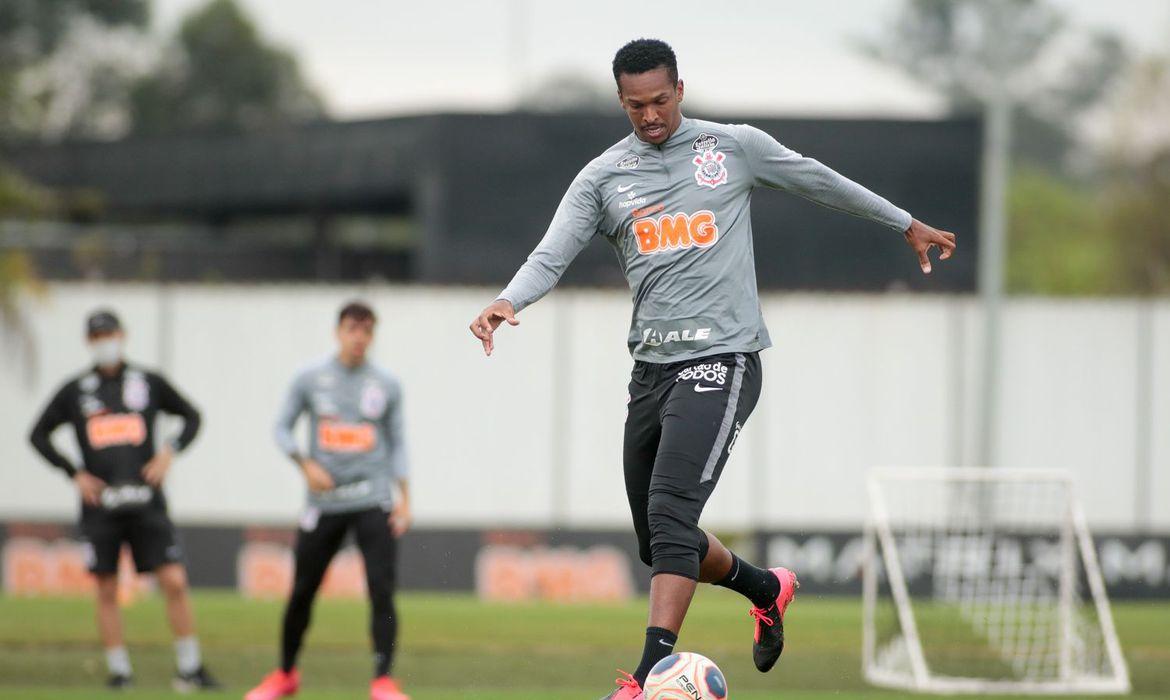 Centroavante titular do corinthians, jô está fora do duelo por conta da covid-19