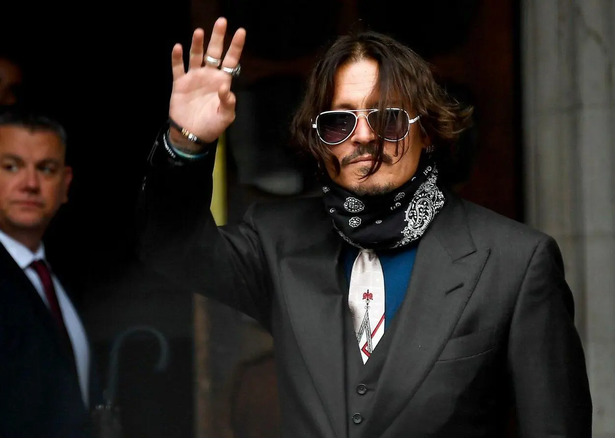 Johnny Depp perde processo