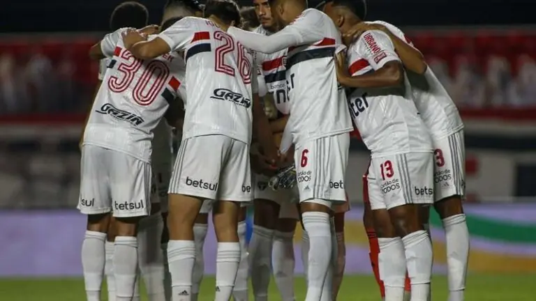 Jogos de futebol neste domingo: onde assistir as partidas na TV