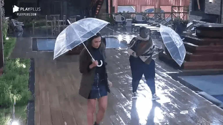 A Fazenda 12: Jojo briga com Stéfani e faz desabafo sobre perda do pai