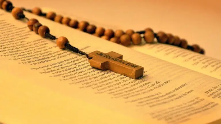 Salve Rainha completa: oração para rezar todos os dias