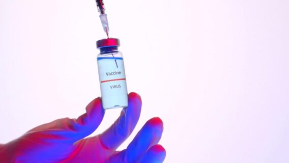 Vacina da Moderna tem mais de 94% de eficácia contra a covid-19