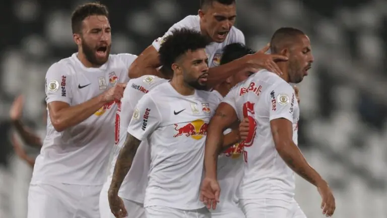 Jogos de futebol nesta sexta: onde assistir as partidas na TV