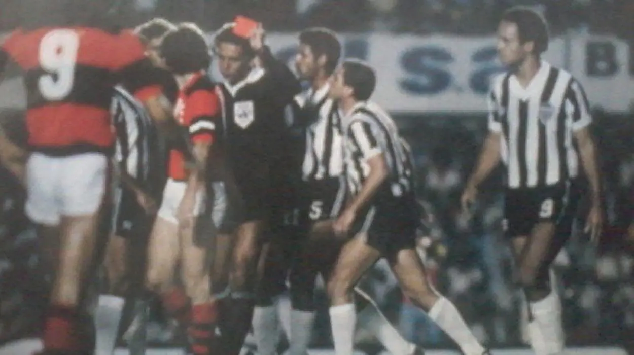 Wright expulsa atleticanos na Libertadores de 1981