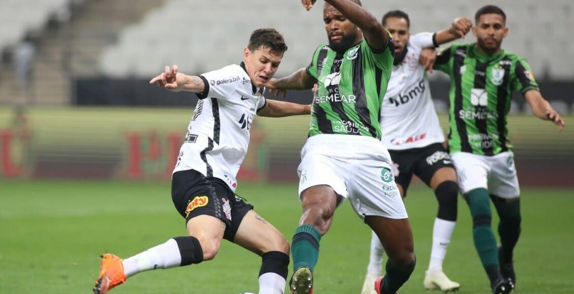 Corinthians x América MG entram em campo às 21h30