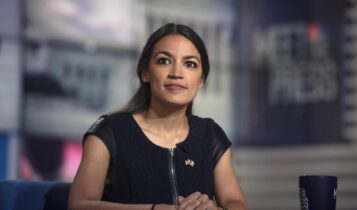 Eleições dos EUA: Alexandria Ocasio-Cortez é reeleita na Câmara