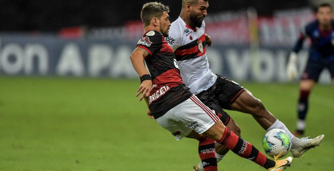 Flamengo e Atlético GO jogaram no estádio do Maracanã, neste sábado