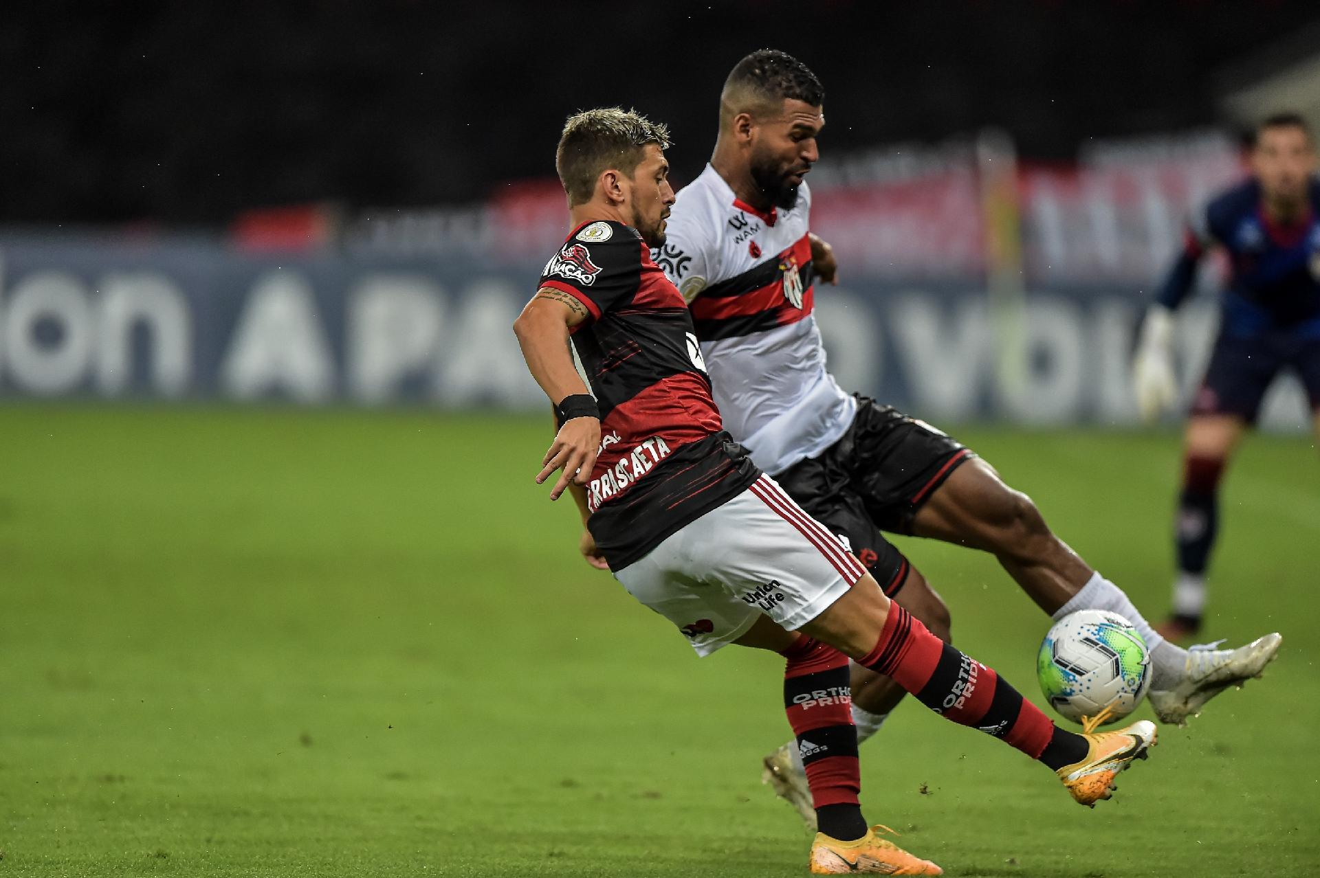 Flamengo e Atlético GO jogaram no estádio do Maracanã, neste sábado