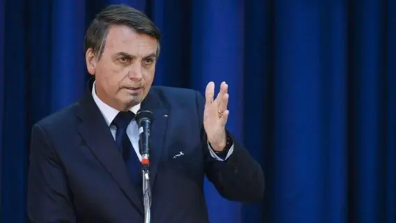 VÍDEO: questionado sobre auxílio, Bolsonaro diz: ‘pergunta pro vírus’