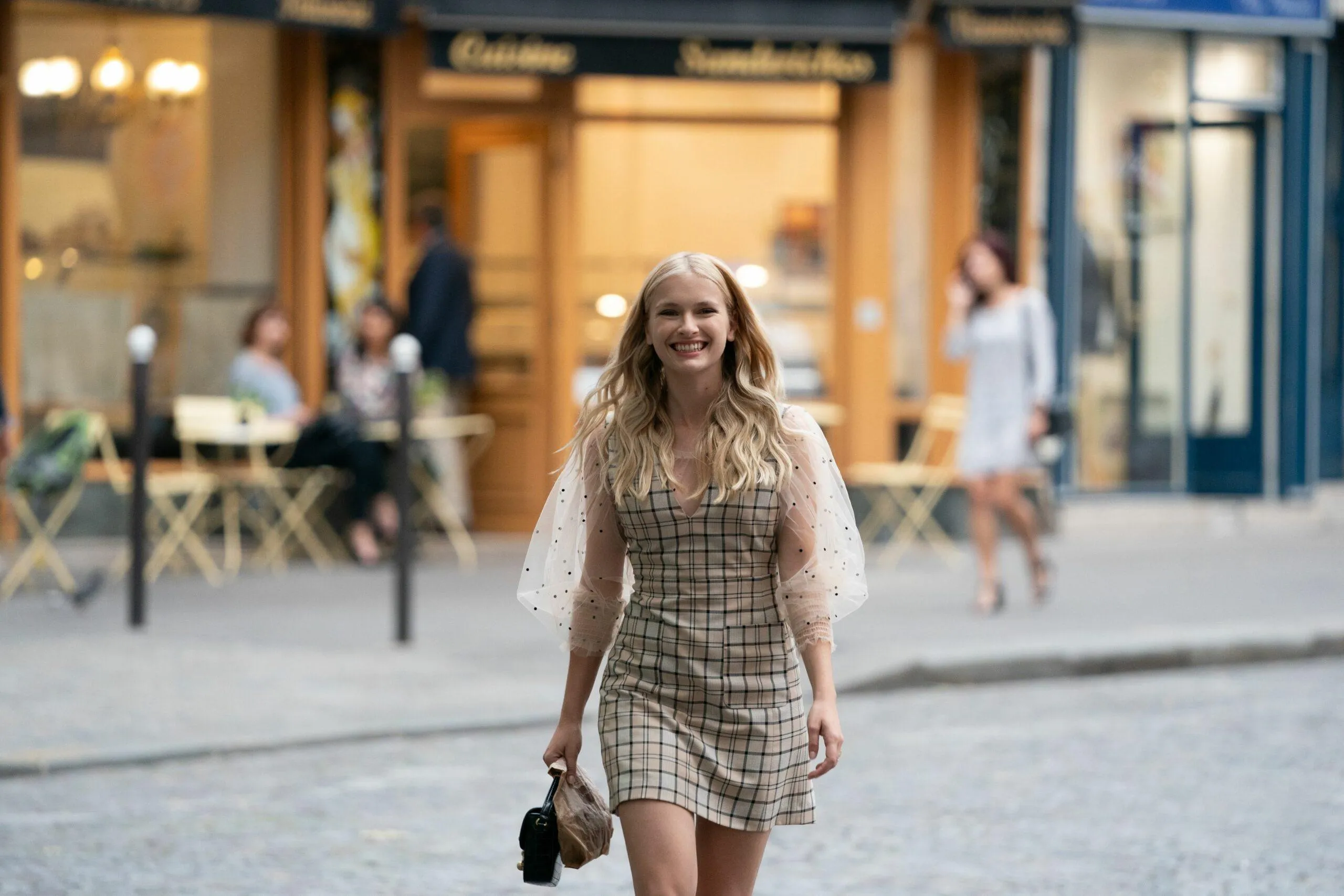 Camille de Emily em Paris