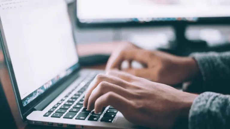 Saiba como melhorar o currículo com cursos online