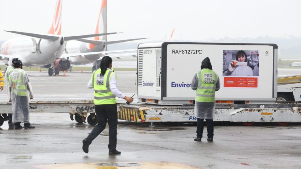 CoronaVac chega em São Paulo nesta quinta