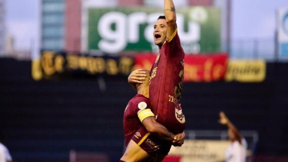 Jogos de futebol na TV: saiba onde assistir as partidas desta segunda (23)