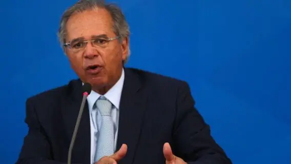 Guedes diz não descartar antecipação do 13º salário em 2021