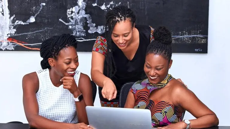 Mulheres empreendedoras elevam vendas do setor de eletrônicos