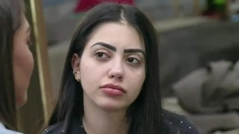 Enquete A Fazenda 12: Mirella deve ser expulsa por plano com Selfie?