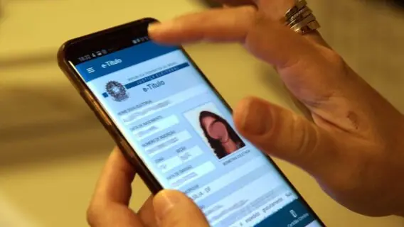 Eleições 2020: ‘foto-supresa’ no e-título vira meme nas redes sociais