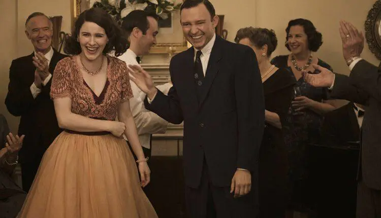 A combinação de boleros e vestidos A combinação de boleros e vestidos