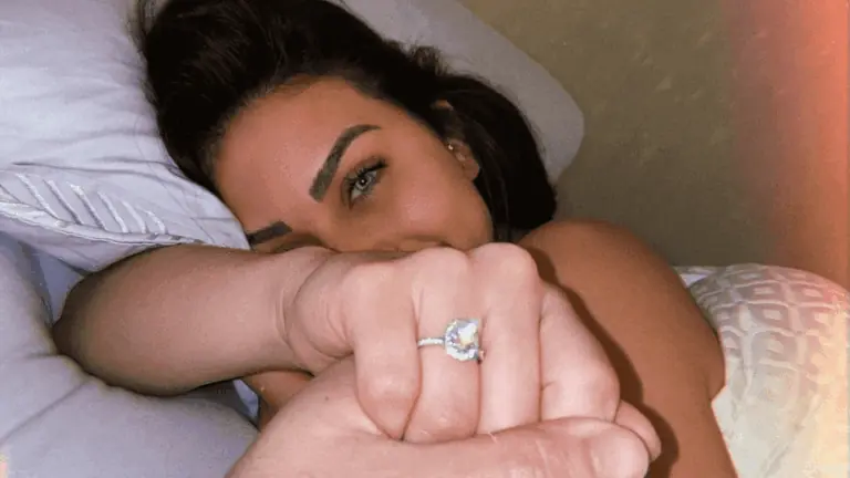 Flavia Pavanelli anuncia fim do noivado: ‘bem difícil para mim’