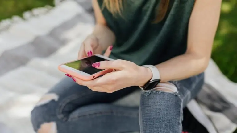 FOMO: a síndrome por trás da ansiedade de checar as redes sociais