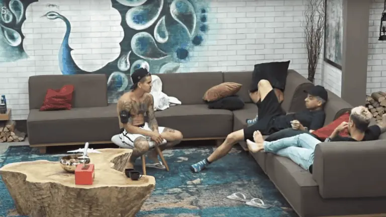 A Fazenda 12: novos aliados? Biel, Lipe e Selfie se juntam e criticam Jojo