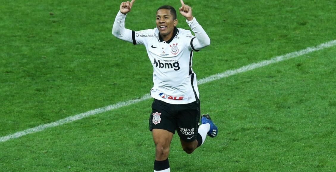 Davó fez o gol da vitória do Corinthians e deve seguir na equipe titular