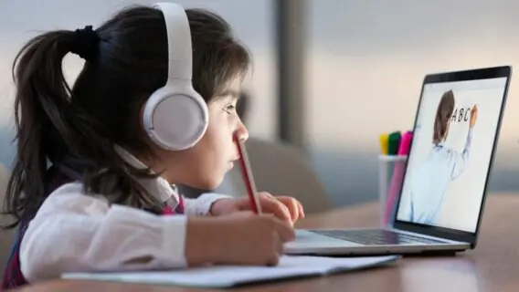 Inscritos no Bolsa Família podem ter internet de graça, sugere PL