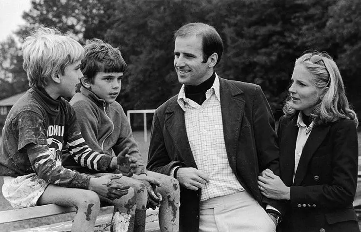 jill biden e joe biden com seus dois filhos