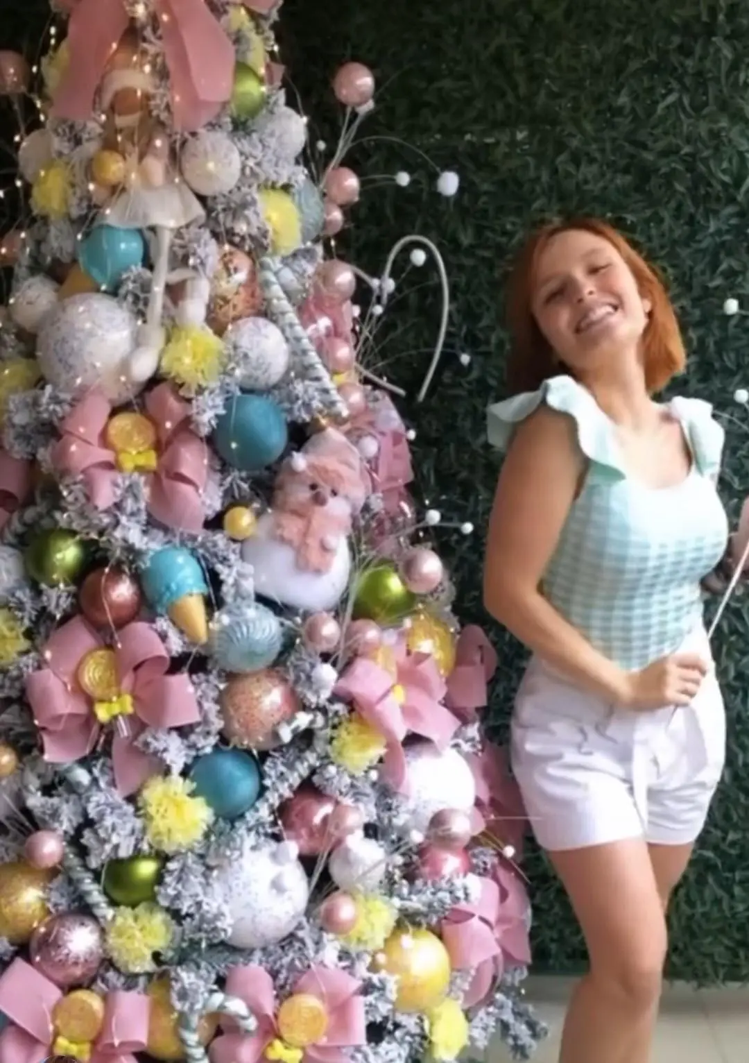 Imagem mostra árvore de Natal da Larissa Manoela