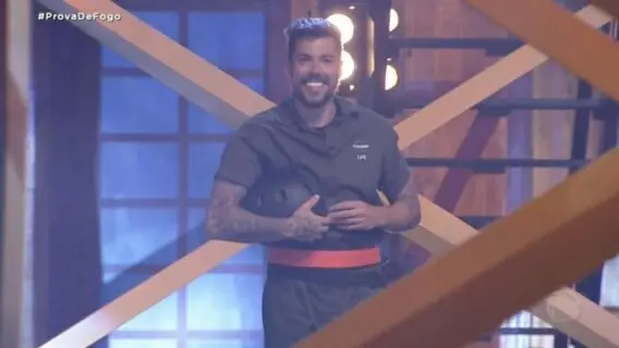 A Fazenda 12: Lipe vence prova de fogo e pode mudar rumo da roça