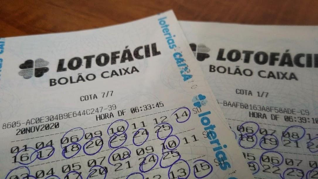 Bolão Quente - Confira o resultado da Loto Fácil: Data: 08/07/20 Concurso:  1990 Valor Estimado: R$ 2.500.000,00 Na Loto Fácil ganha o prêmio principal  quem acertar os 15 números sorteados, mas se