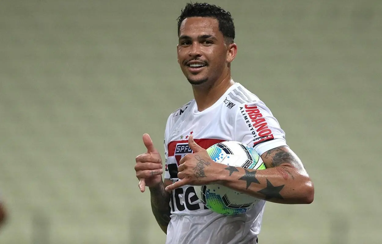 Luciano garante o São Paulo na semifinal da Copa do Brasil