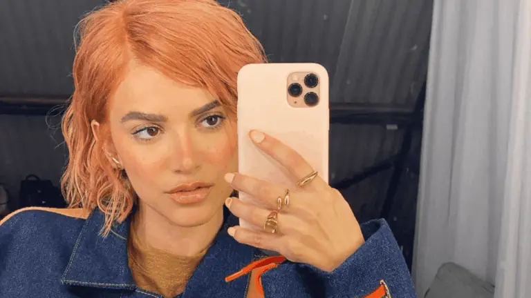 Novo visual? Manu Gavassi explica mudança para cabelo pêssego