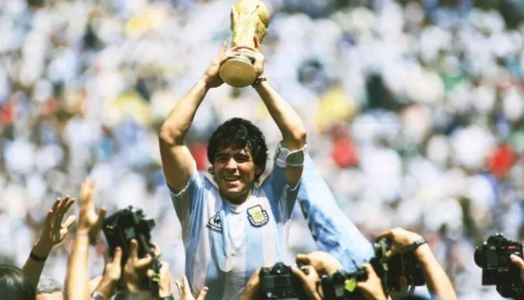 Morte de Maradona movimentou redes sociais nesta quarta